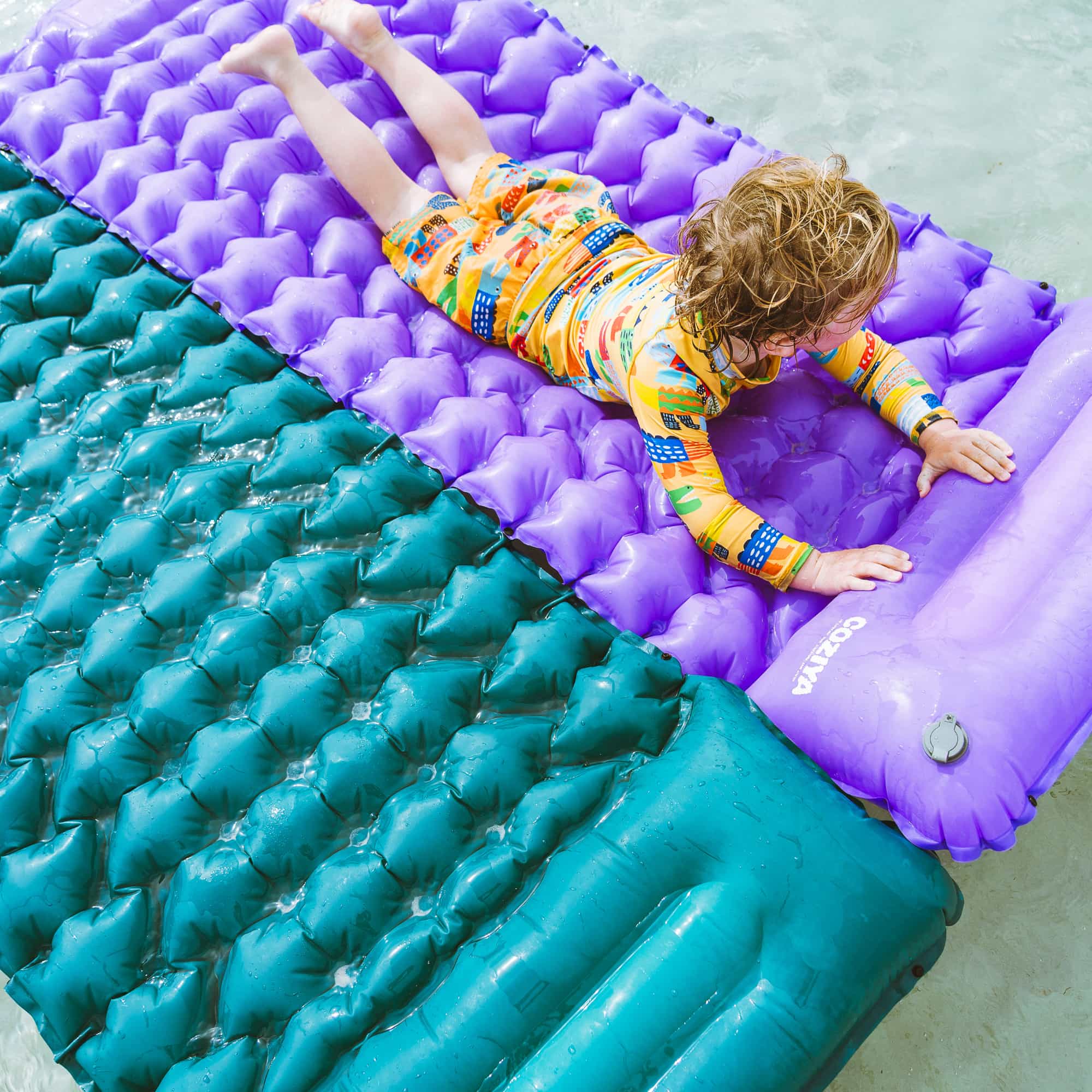 Matelas gonflable Coziya® usage plage camping pique-nique polyvalent